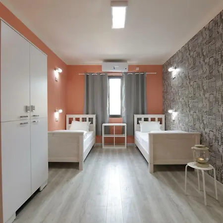 Hostal Kyosheto *