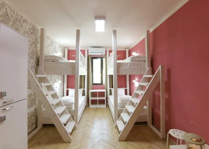 Kyosheto אכסניה *